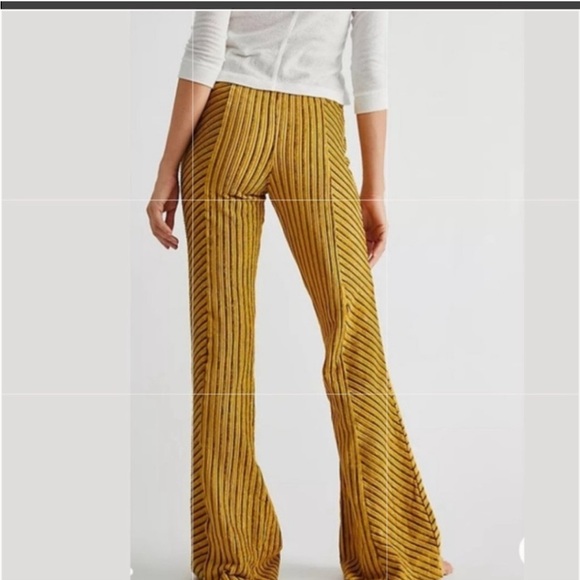 Free People Yellow Velvet Flare High Rise Pull On Pants Size XS - Picture 3 of 10